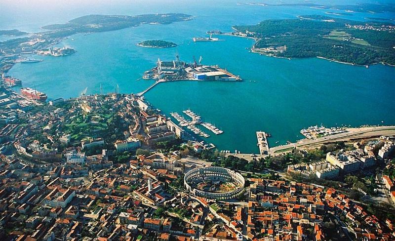 Apartman Adriatic Пула Экстерьер фото